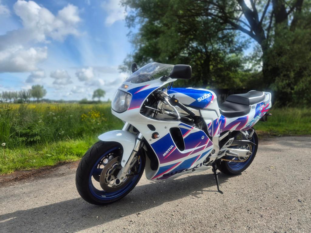 Suzuki GSX R 750 W 1992, Motoren, Motoren | Suzuki, Occasion, 4 cilinders, Motorrijbewijs A, Bedrijf