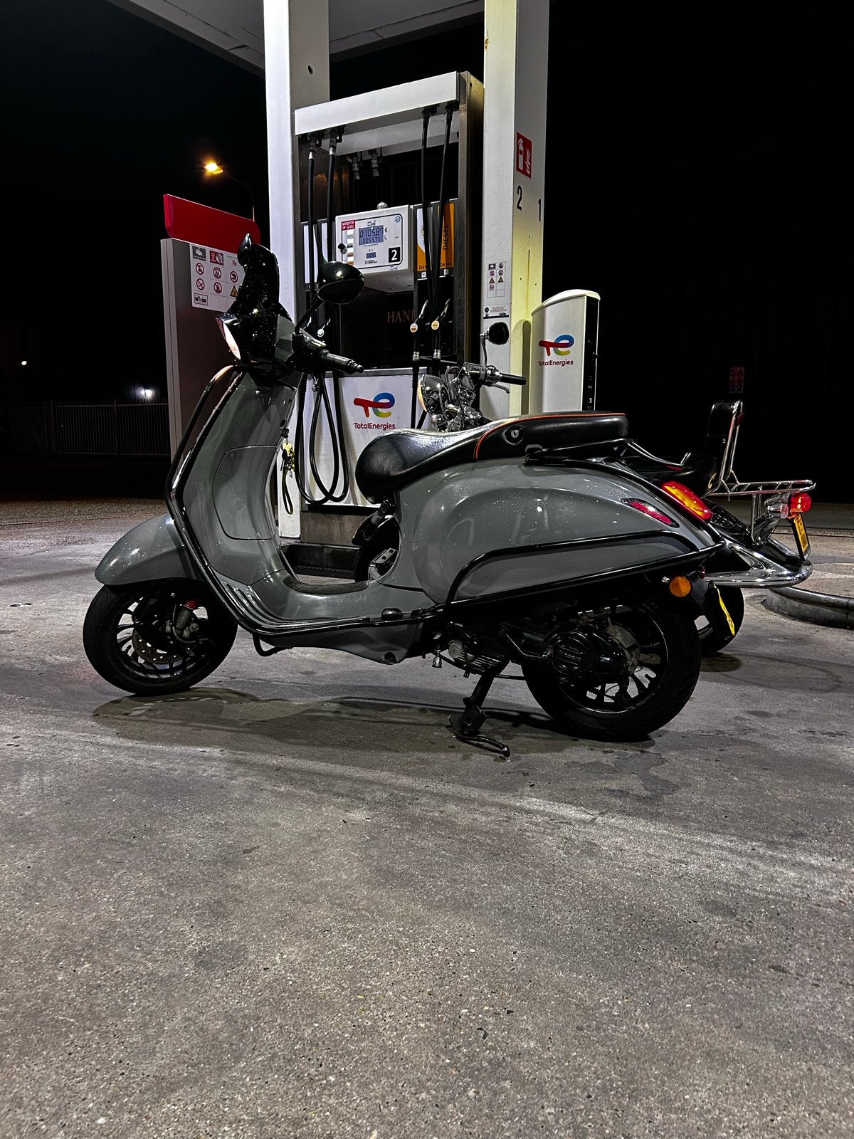 Vespa Sprint Nardo Grey met 80cc cilinder en extra's, Ophalen, Gebruikt, Maximaal 45 km/u, Overige modellen