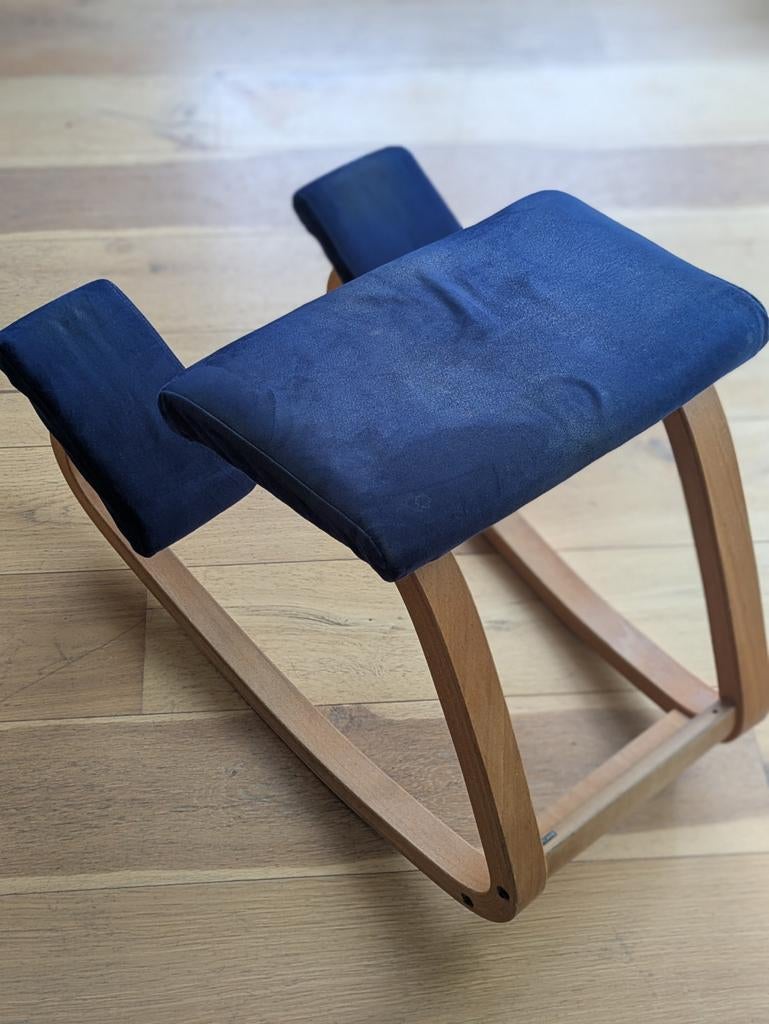 Ergonomische kniestoel - Blauw met houten frame, Ophalen, Gebruikt, Blauw, Ergonomisch
