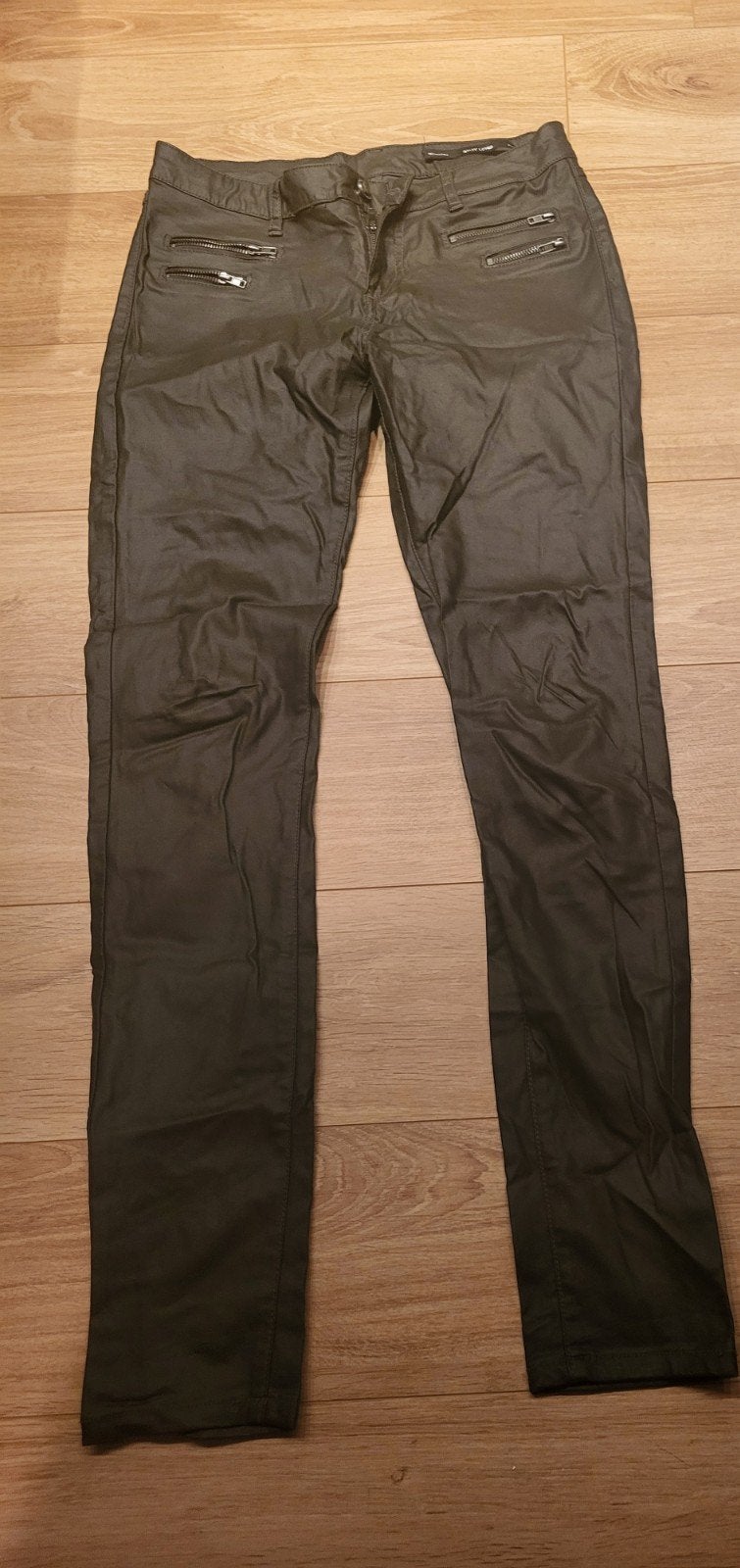 Stoere donkergroene gecoate broek medium rise slim fit M, Maat 38/40 (M), Ophalen of Verzenden, Lang, Gedragen