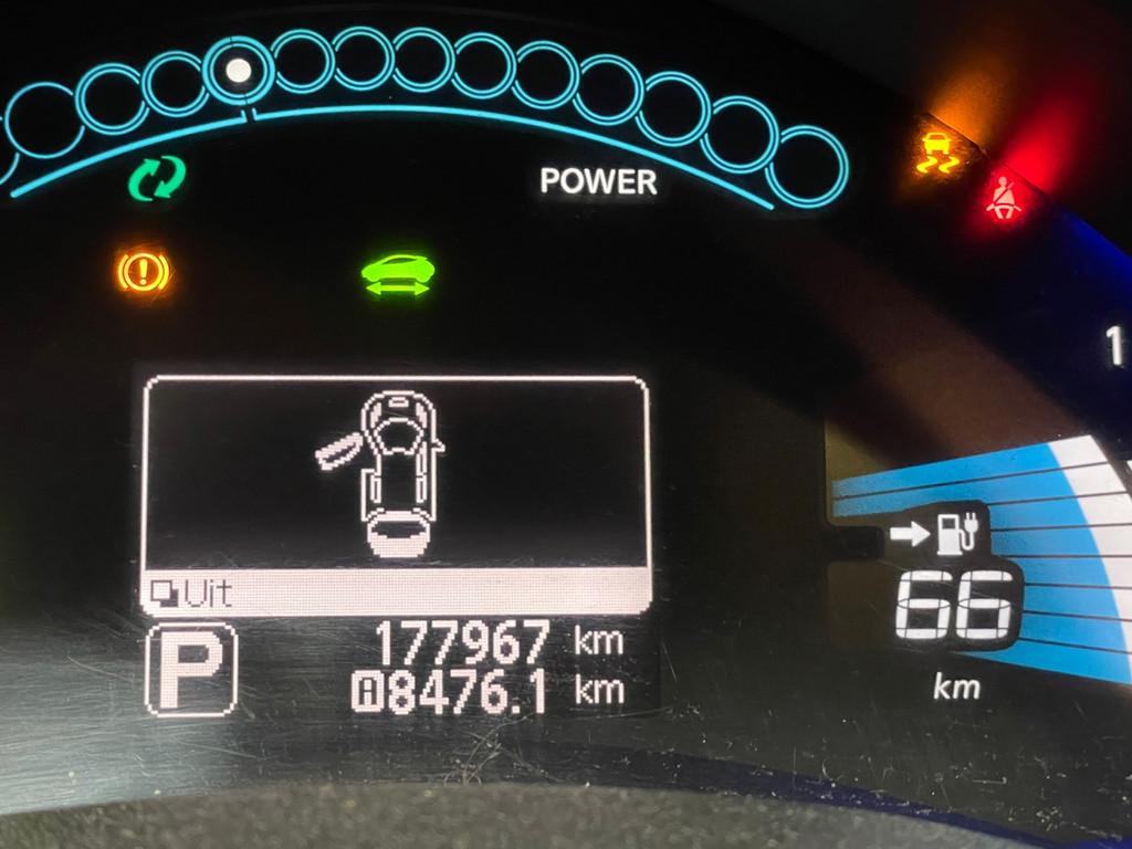 Nissan LEAF Tekna 30 kWh, Auto's, Gebruikt, 199 km, 1445 kg, Wit