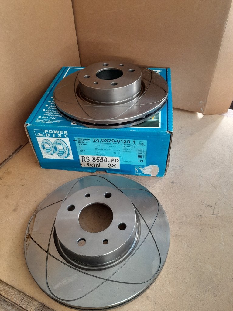 Nieuwe Set Remschijven Alfa 164 / Fiat Croma / Lancia Delta, Ophalen of Verzenden, Nieuw, Alfa Romeo