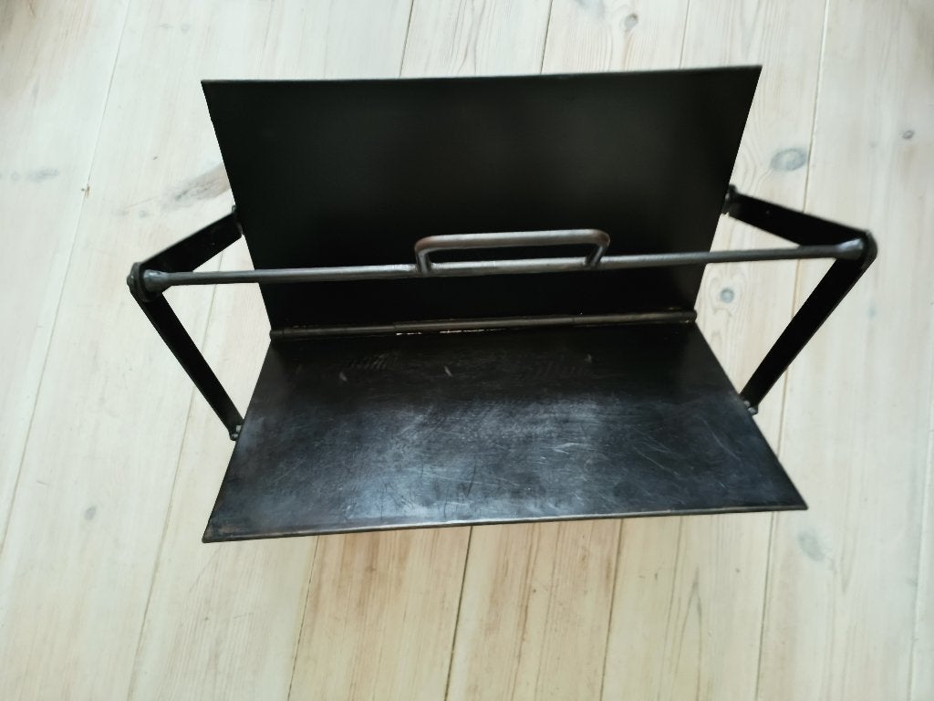 Vintage metalen krantenbak / lectuurbak met handvat, Gebruikt, Metaal, Met handvat, Krantenbak