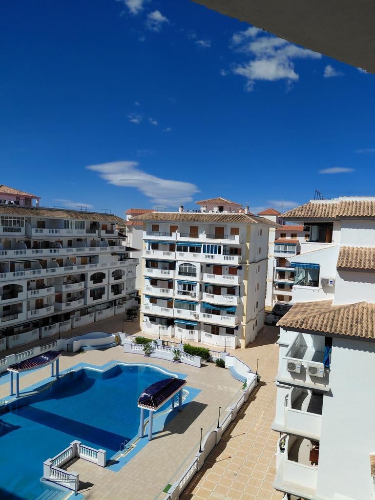 Te Huur Appartement in La Mata Torrevieja Guardemar Spanje, Zwembad