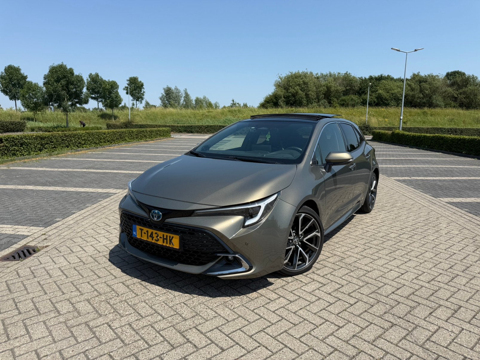 Toyota Corolla 1.8 Hybrid Executive 140pk CVT 2023 NAP, Auto's, 450 kg, Corolla, Dealer onderhouden, 1798 cc
