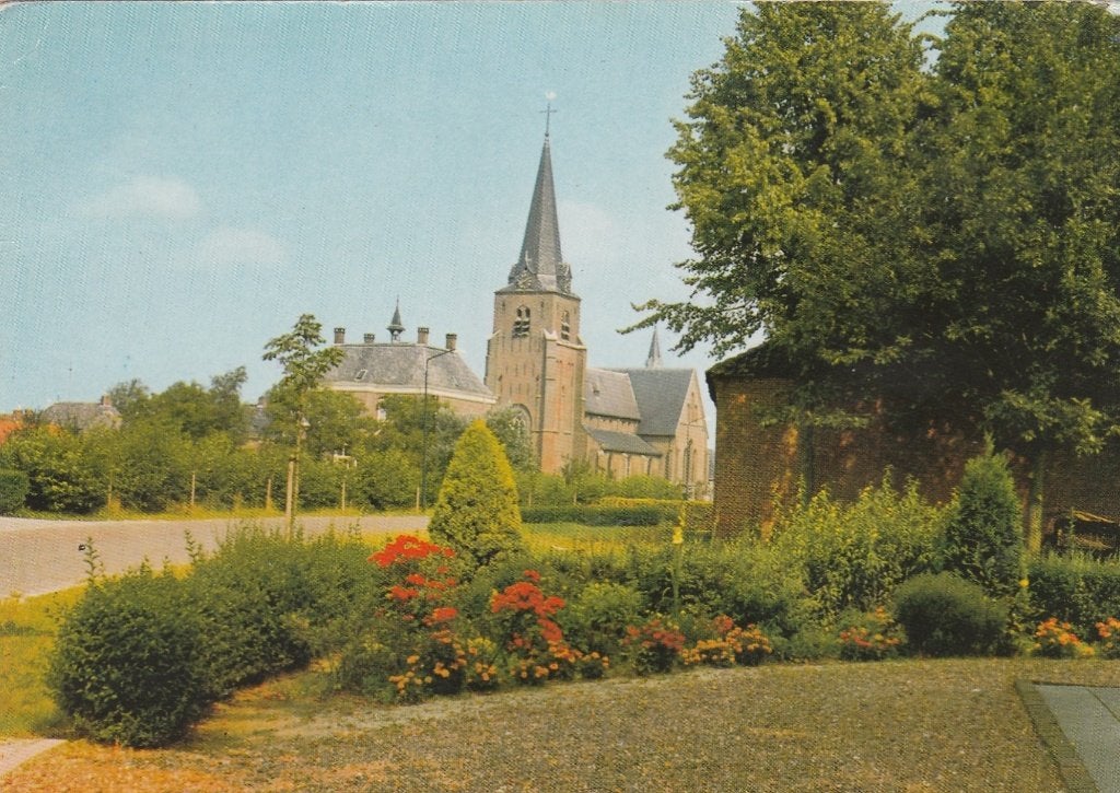 LAGE MIERDE R.K. Kerk, Verzamelen, Ansichtkaarten | Nederland, Verzenden, 1980 tot heden, Gelopen, Noord-Brabant
