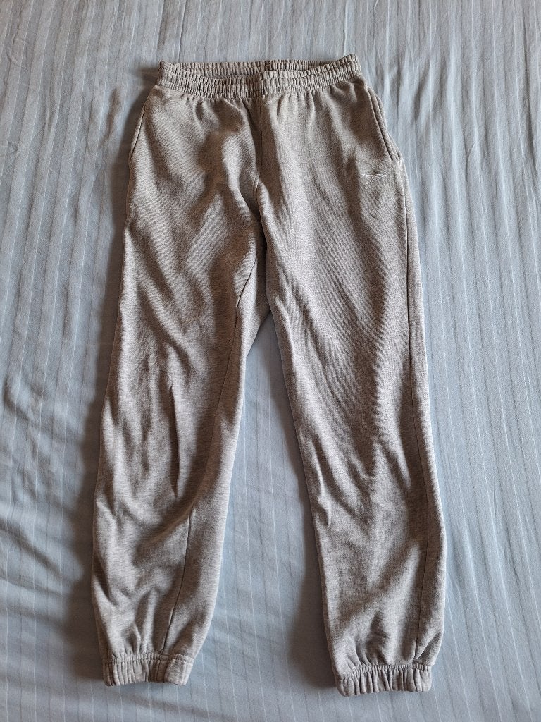 Grijze joggingsbroek merk Osaga maat 164, Meisje, Ophalen of Verzenden, Zo goed als nieuw, Sport- of Zwemkleding