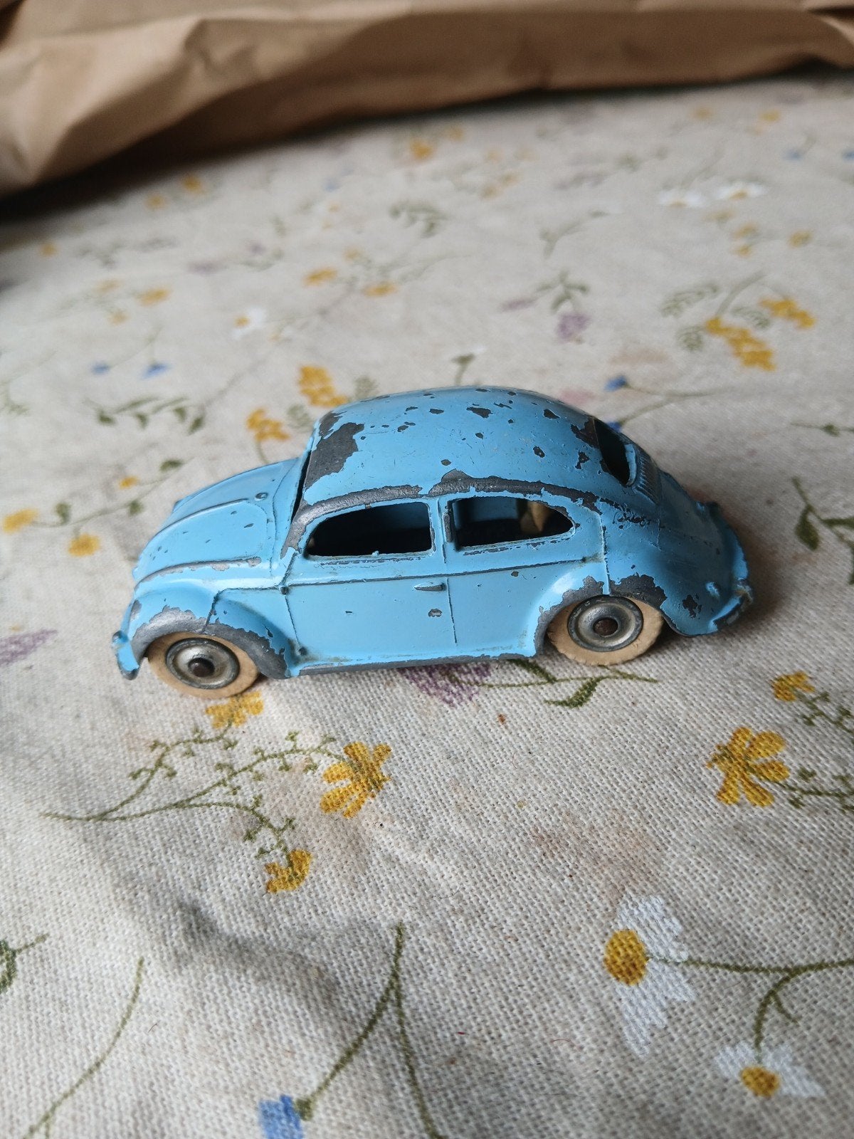 VW kever.  Dinky toys, Ophalen of Verzenden, Gebruikt, Auto, Dinky Toys