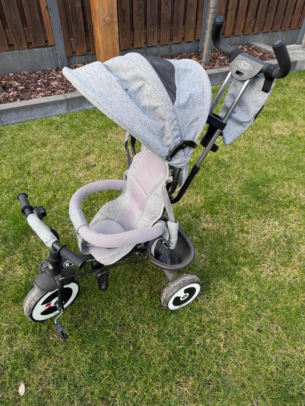 Kinderkraft driewieler / fiets met duwstang, Ophalen, Zo goed als nieuw, Duwstang