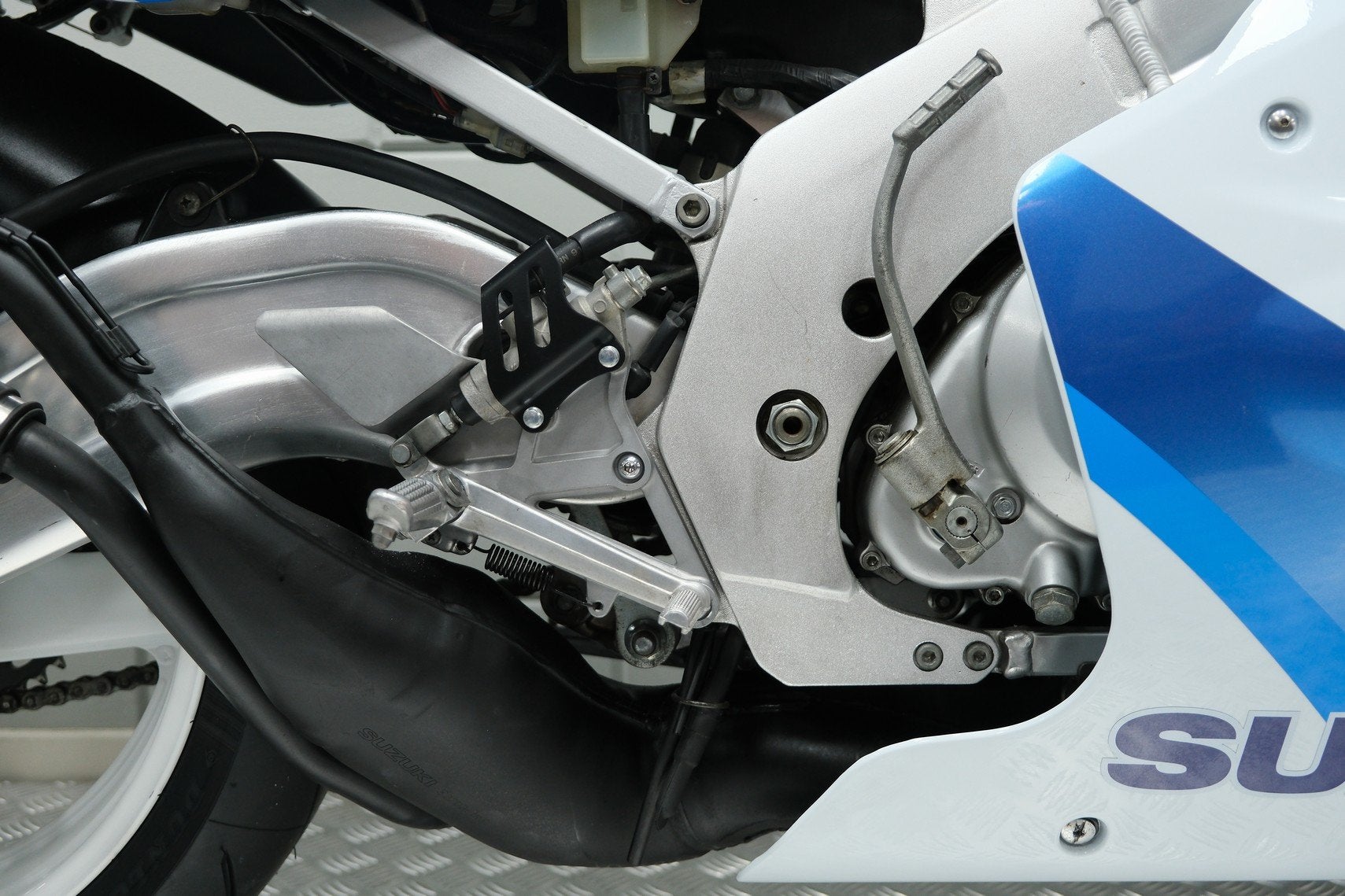 Suzuki RGV 250 (bj 1991), Motoren, Motoren | Oldtimers, Super Sport, Hoegee Suzuki Center BV, Info@hoegeesuzukicenter.nl, Koningstraat 88
6654 AH  AFFERDEN, NL