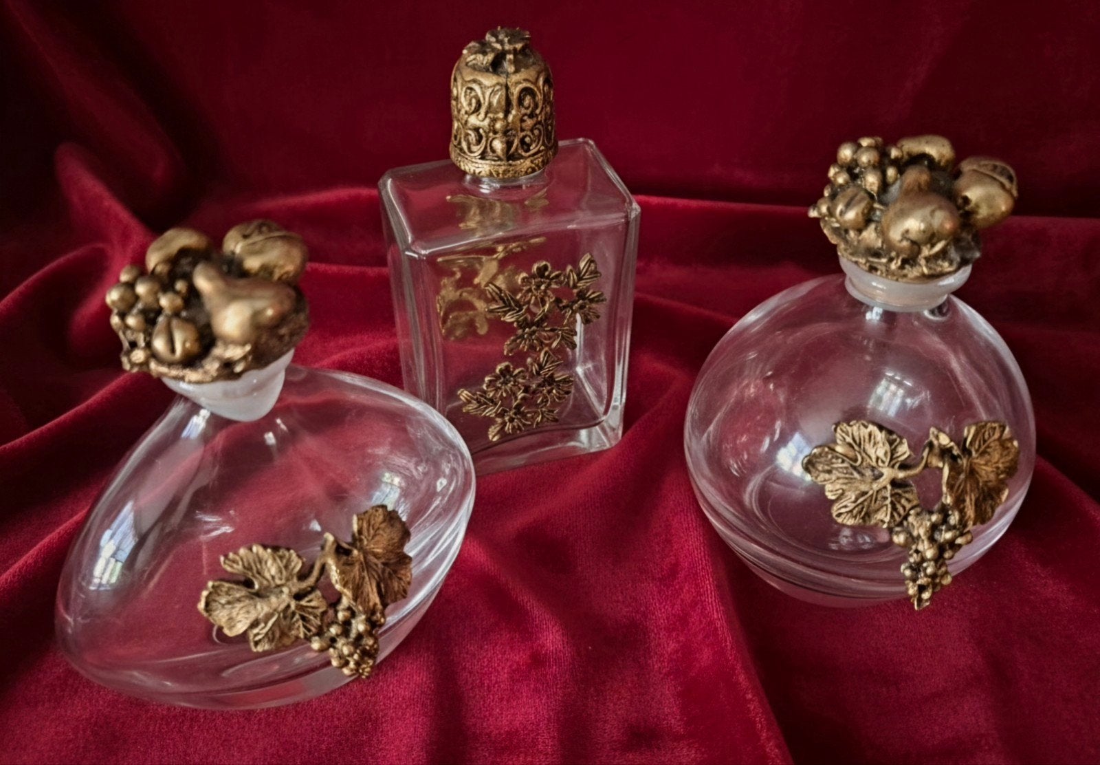 3 Vintage parfumfles 'jes druiven bloem brons koper messing, Ophalen