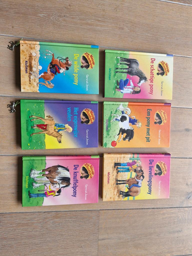 6 boeken van Manege de Zonnehoeve (als nieuw), Ophalen of Verzenden, Zo goed als nieuw
