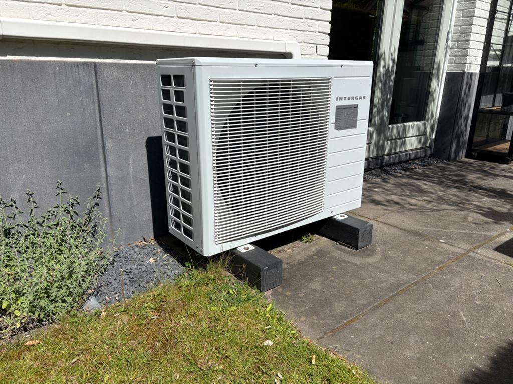 Intergas Xtend 5KW hybride warmtepomp, Doe-het-zelf en Verbouw, Verwarming en Radiatoren, Ophalen, 30 tot 80 cm, Cv-ketel of Combi-ketel