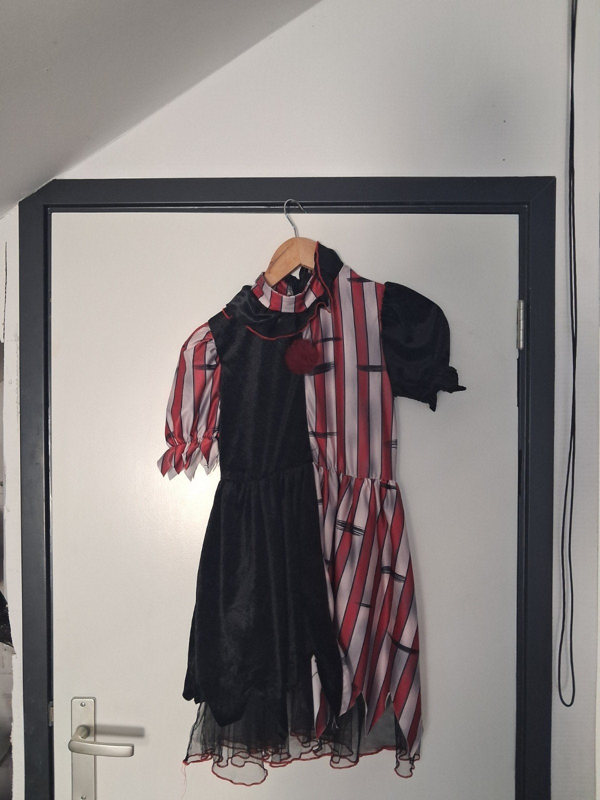 Griezelig clown kostuum maat 150, Kinderen en Baby's, Kinderkleding | Maat 152, Ophalen of Verzenden, Zo goed als nieuw, Jongen of Meisje