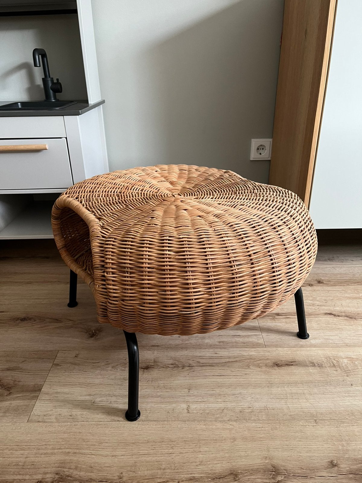 IKEA voetenbank, poef, bijzettafeltje Gamlehult, Ophalen, Zo goed als nieuw, Rond, Minder dan 55 cm