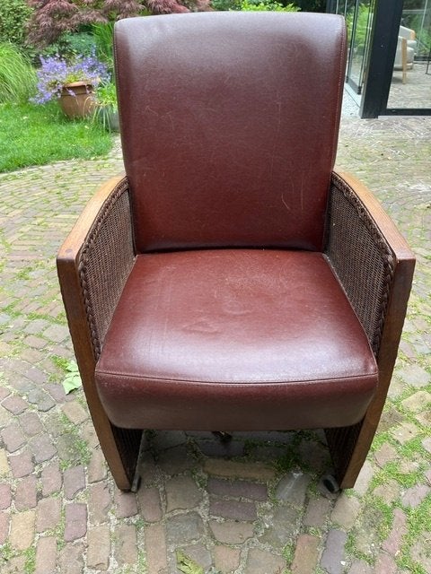2 stoelen op wieltjes, Ophalen, Gebruikt, Twee, Rood