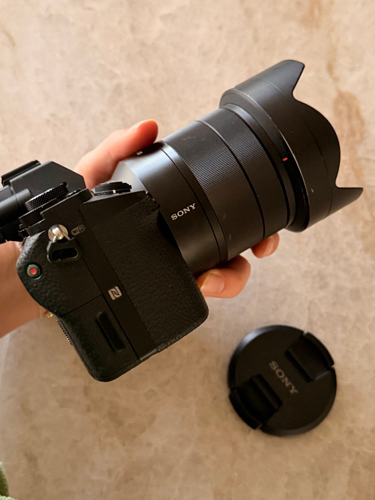 Sony Alpha A7 II Systeemcamera met FE 4/24-70 Zeiss Lens, Audio, Tv en Foto, Ophalen, Oplader, Kantelbaar/draaibaar scherm, Zo goed als nieuw