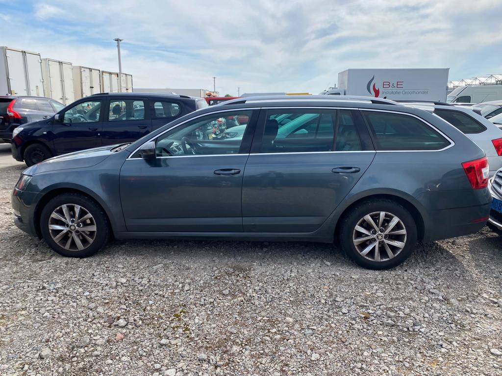 Skoda Octavia Combi 2017 * 1.6 TDI Greentech Ambition Busine, Auto's, Skoda, Gebruikt, Euro 6, 4 cilinders, 116 pk