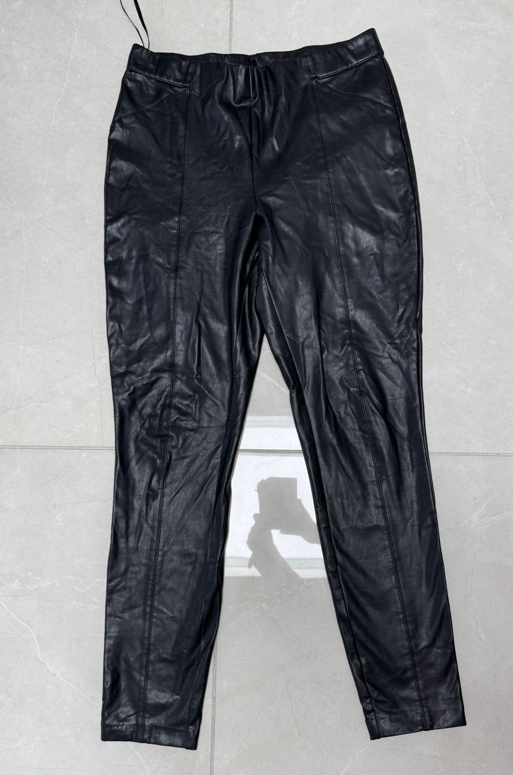 Lederlook leren broek only L, Zwart, Maat 42/44 (L), Ophalen of Verzenden, Zo goed als nieuw