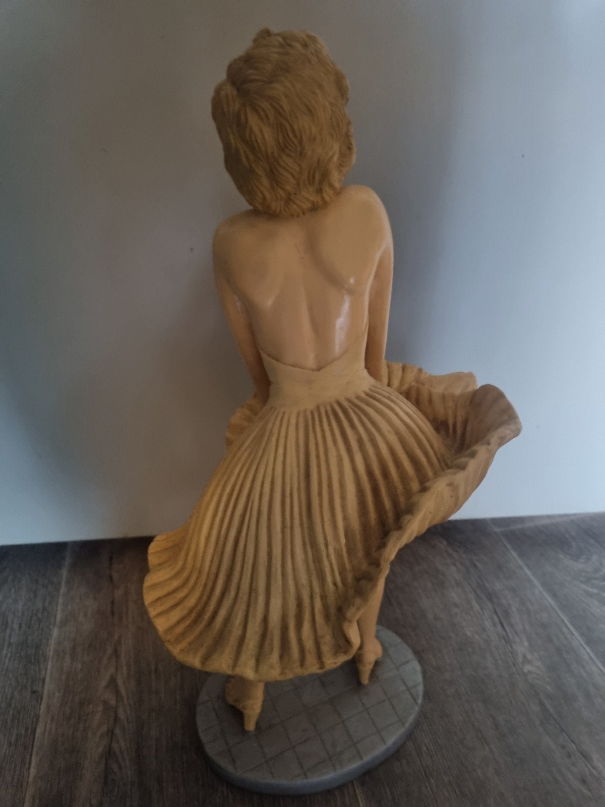 Marilyn Monroe beeld, Ophalen