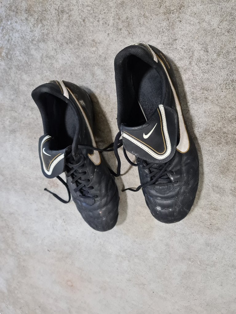 Nike Voetbal schoenen / Football shoes / Size 45, Sport en Fitness, Ophalen, Maat XL, Schoenen, Zo goed als nieuw