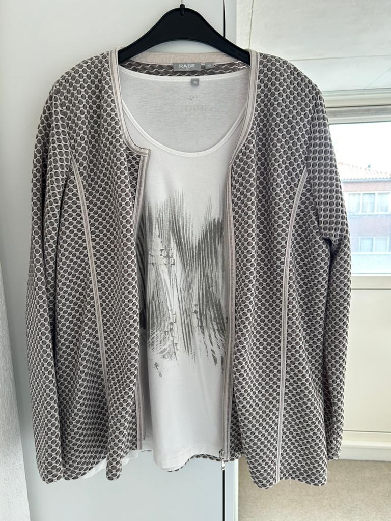 Te koop mooie damesmerkkleding!, Ophalen, Zo goed als nieuw, Maat 46/48 (XL) of groter, Beige