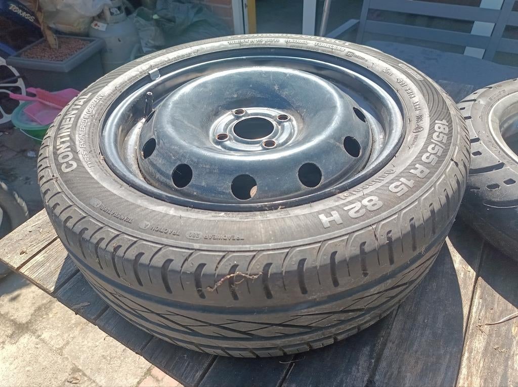 Reservewiel met Continental band, Auto diversen, Wieldoppen, Ophalen, Zo goed als nieuw