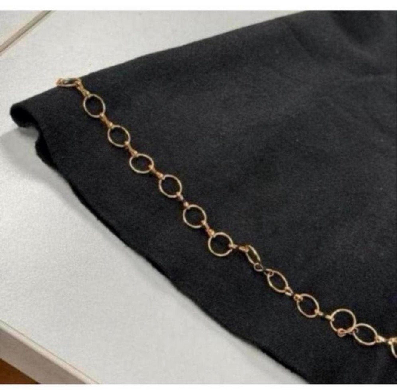 Zara Knit - Zwarte rok maat M NIEUW met goudkleurige ketting, Kleding | Dames, Maat 38/40 (M), Zwart, Nieuw, Ophalen of Verzenden