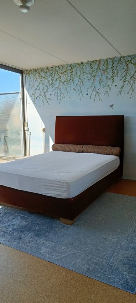 GRATIS: 2 persoons designbed met hoofdbord, Huis en Inrichting, Slaapkamer | Bedden, Ophalen, Bruin, 210 cm, Tweepersoons