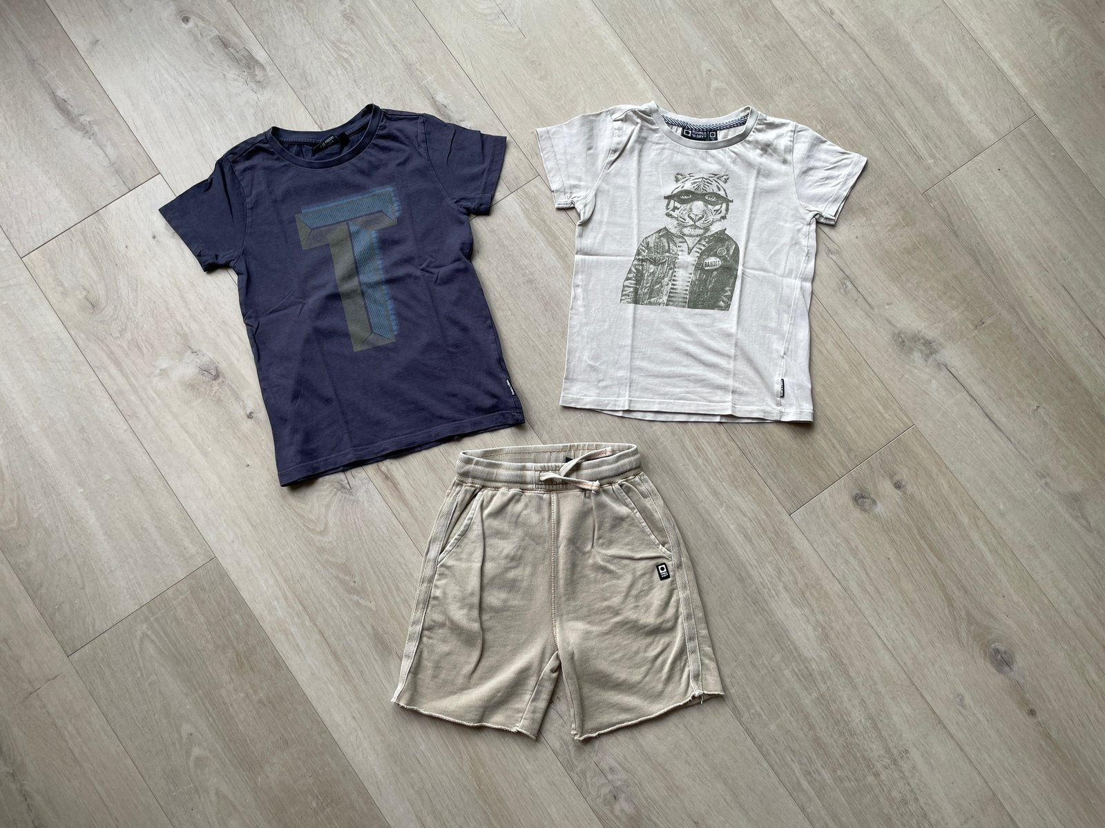 Tumble ’n Dry set maat 116 – 2 T-shirts & short, Kinderen en Baby's, Kinderkleding | Maat 116, Ophalen of Verzenden, Zo goed als nieuw