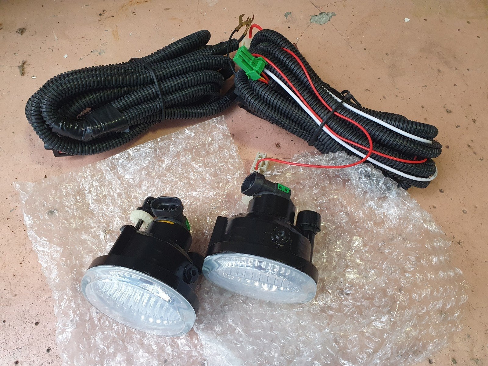 Daihatsu Terios Mistlampen met aansluitkabels (set - nieuw)), Ophalen, Nieuw, Daihatsu