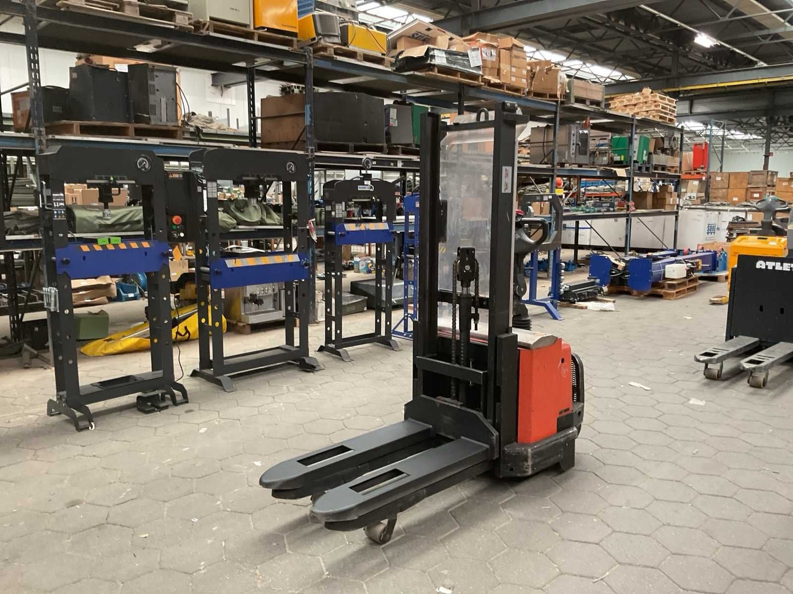 2008 BT SWE120L Stapelaar, Zakelijke goederen, Machines en Bouw | Heftrucks en Intern transport, Overige aandrijving, Stapelaar