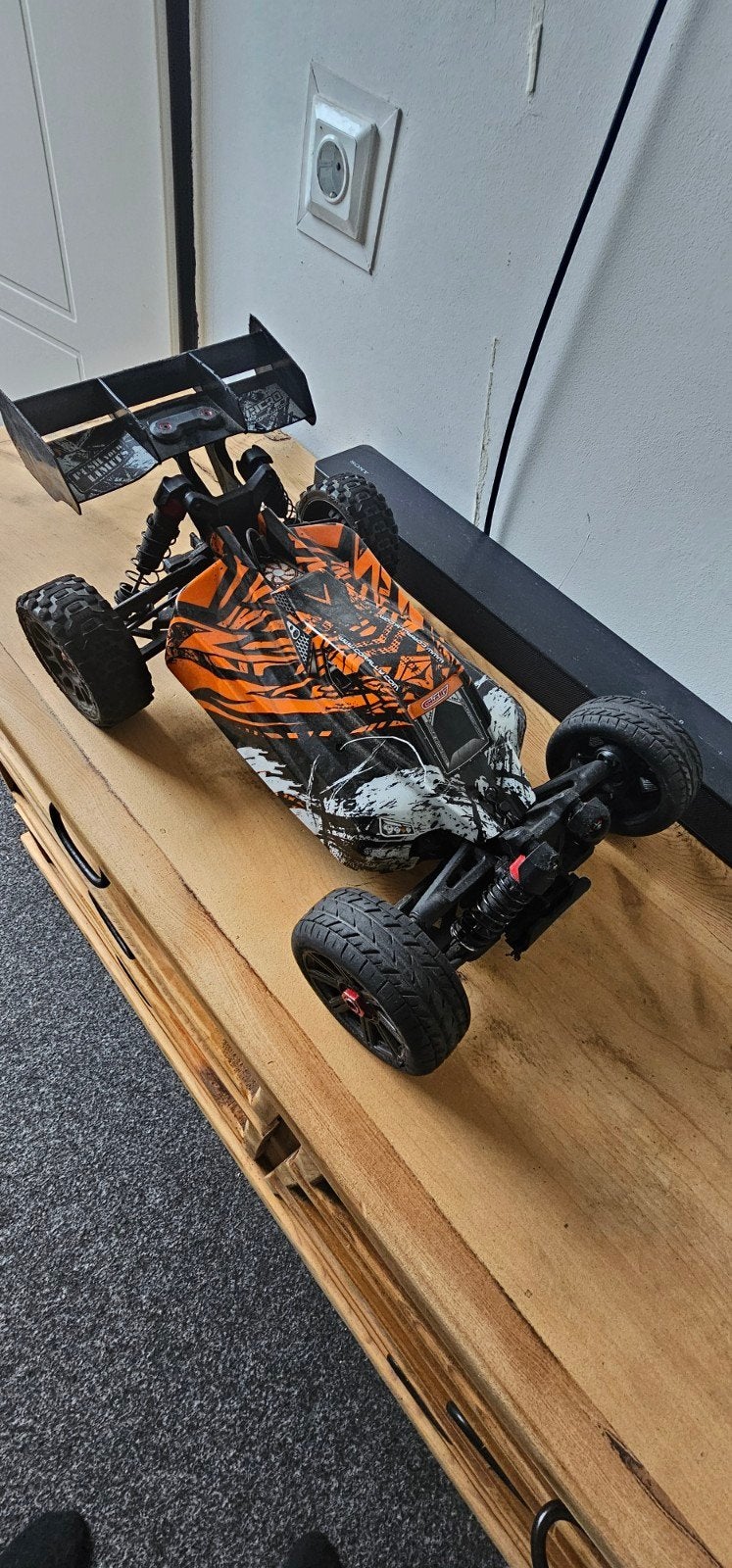 Team Corall RC Auto 1:8 SYNCRRO, Hobby en Vrije tijd, Modelbouw | Radiografisch | Auto's, Elektro, Auto offroad, Ophalen of Verzenden