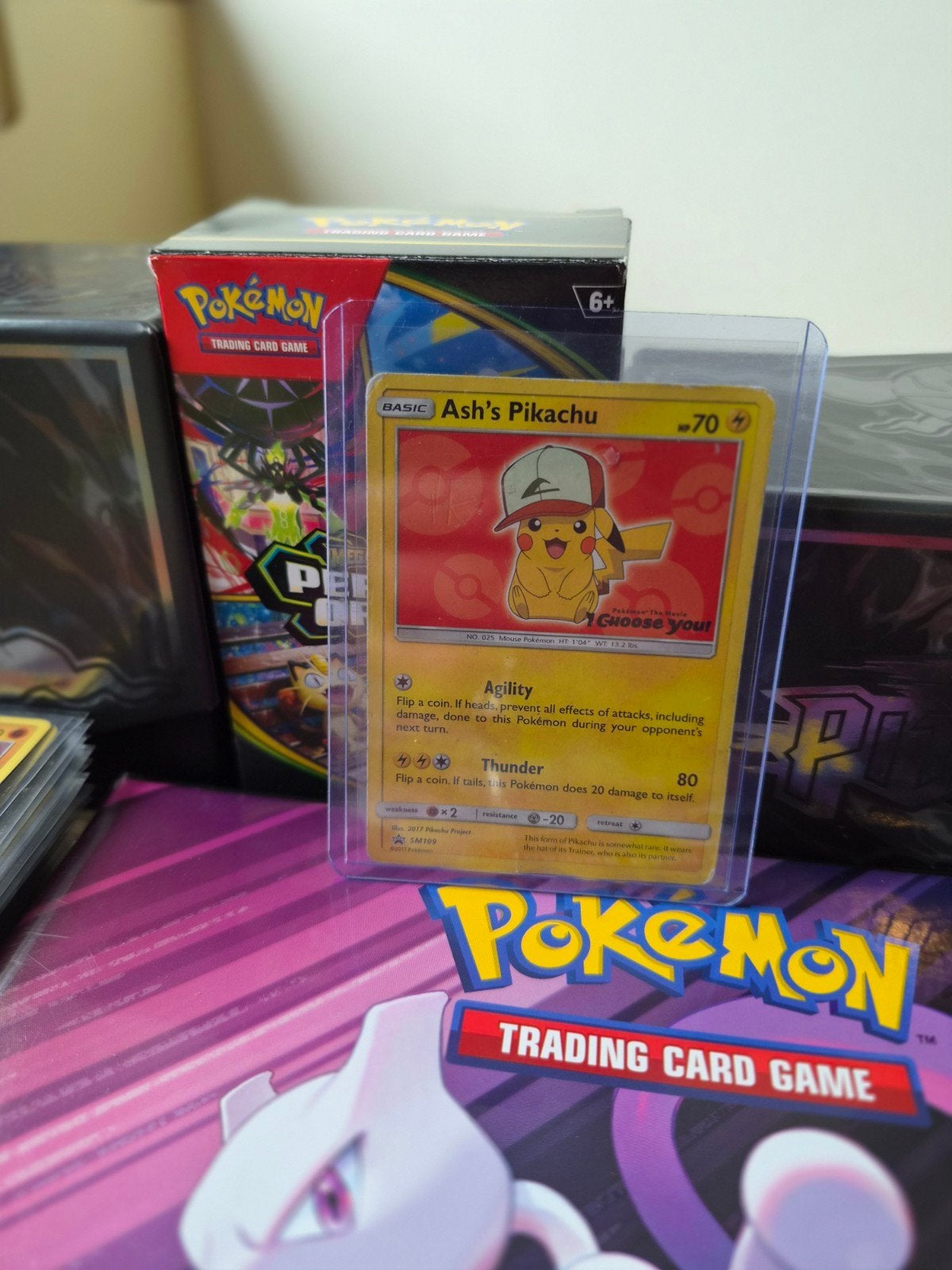 Ash's Pikachu Pokémon Kaart - SM109 Promo, Ophalen of Verzenden, Zo goed als nieuw, Losse kaart
