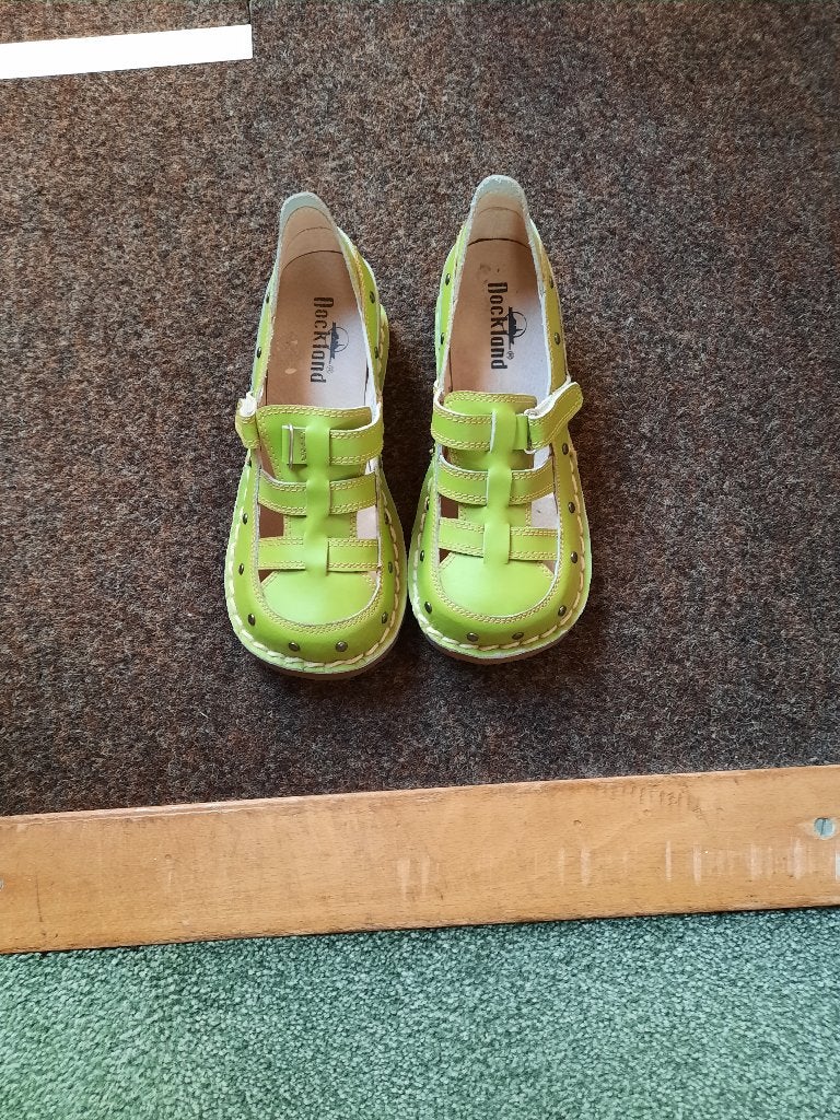 Mooie groene schoenen, Kleding | Dames, Schoenen, Schoenen met lage hakken, Nieuw, Ophalen of Verzenden, Groen