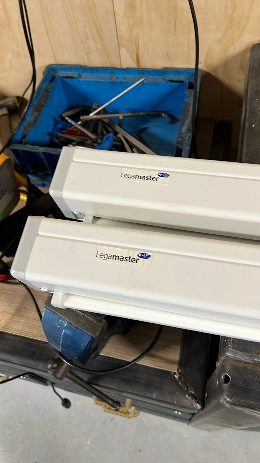 2 Legamaster projectiescherm - Handmatig oprolbaar, Ophalen, Handmatig, Zo goed als nieuw