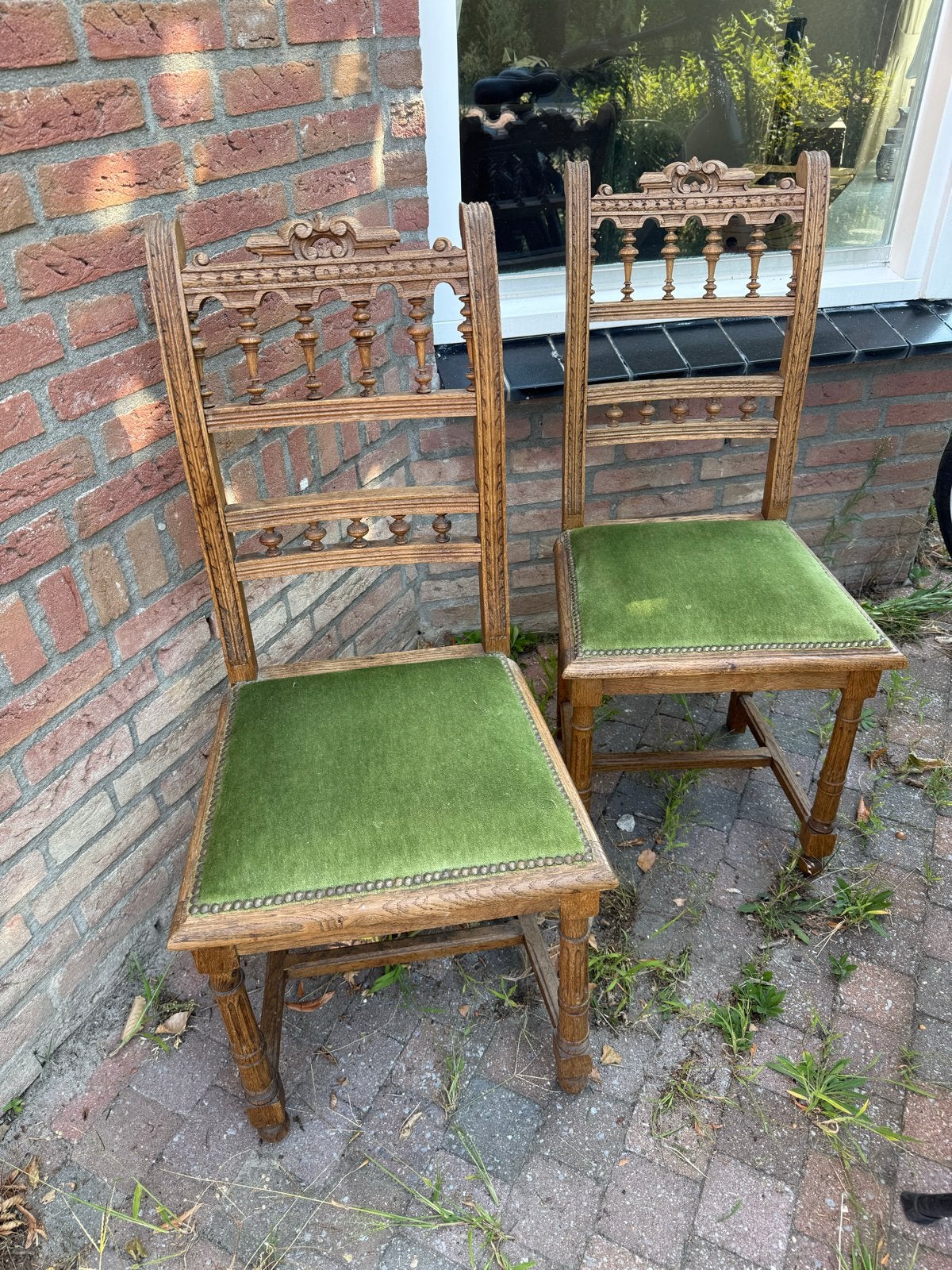 3 Antieke Houten Stoelen met Groene Bekleding, Ophalen