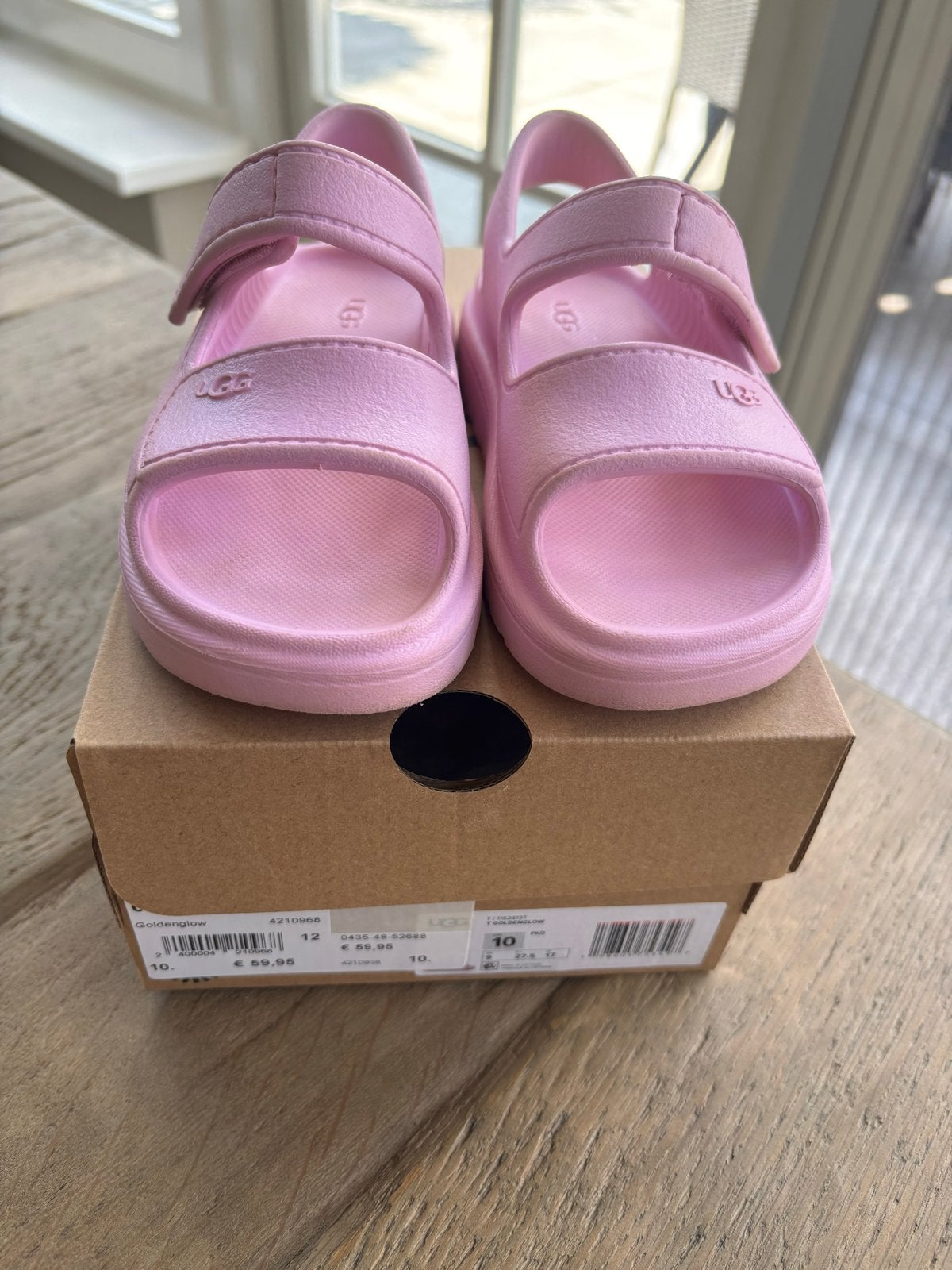 Roze UGG sandalen maat 27,5 - Zo goed als nieuw, Meisje, Schoenen, Ophalen of Verzenden, Zo goed als nieuw