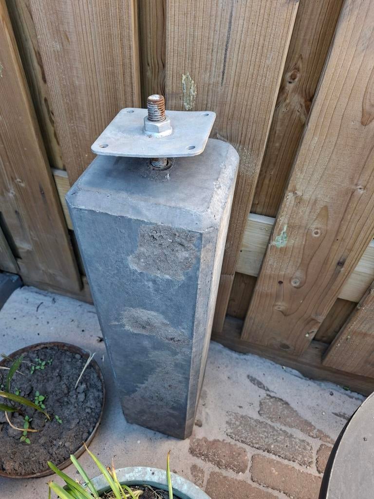 Betonpoer 15x15 met stelplaat, Ophalen of Verzenden