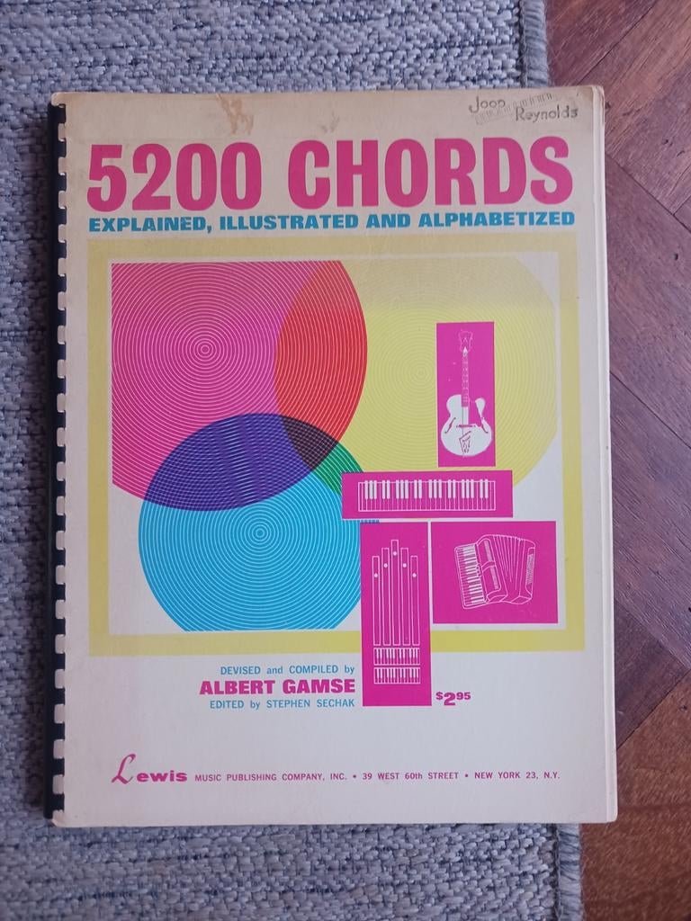 5200 Chords: Geïllustreerd Akkoordenboek voor Muzikanten, Gebruikt, Overige genres, Les of Cursus, Ophalen of Verzenden