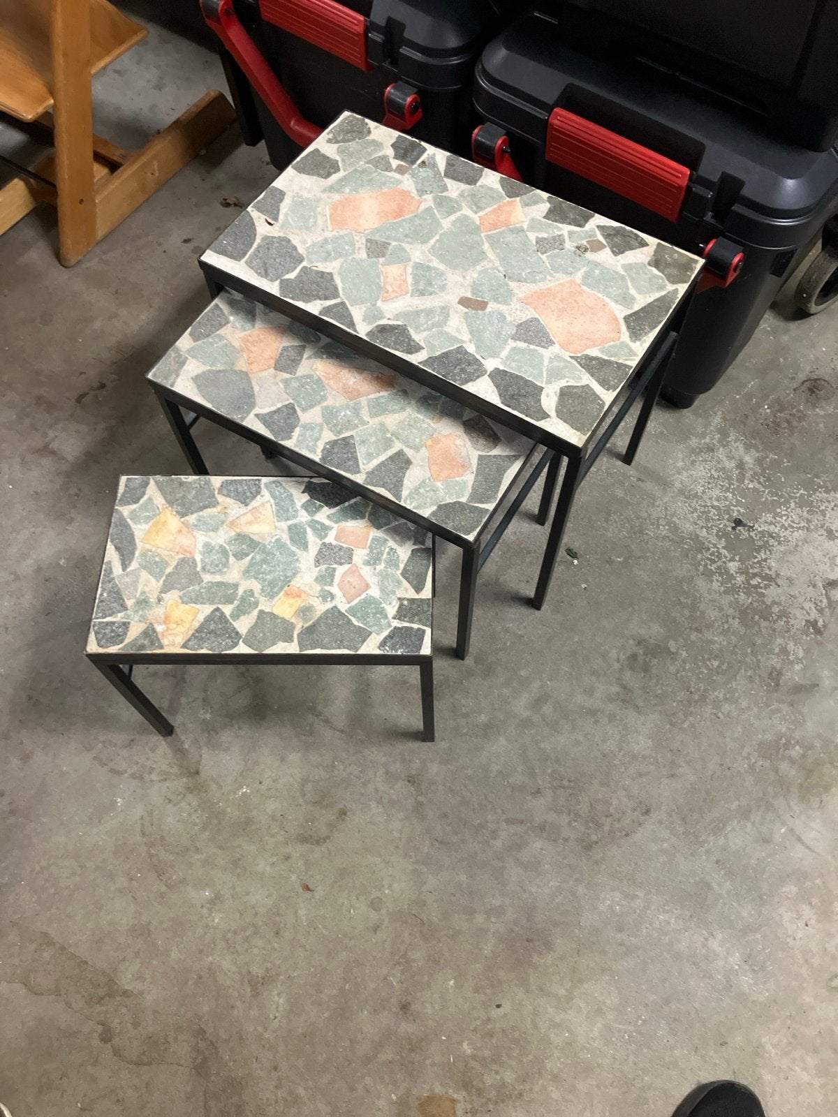 Set van 3 bijzettafels met stenen mozaïek blad, Minder dan 55 cm, Gebruikt, Ophalen of Verzenden, Rechthoekig
