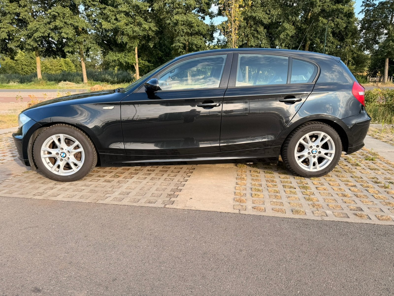 BMW 1-Serie 1.6 116I 5DR 2008 Zwart, Stof, 4 cilinders, 1200 kg, Particulier