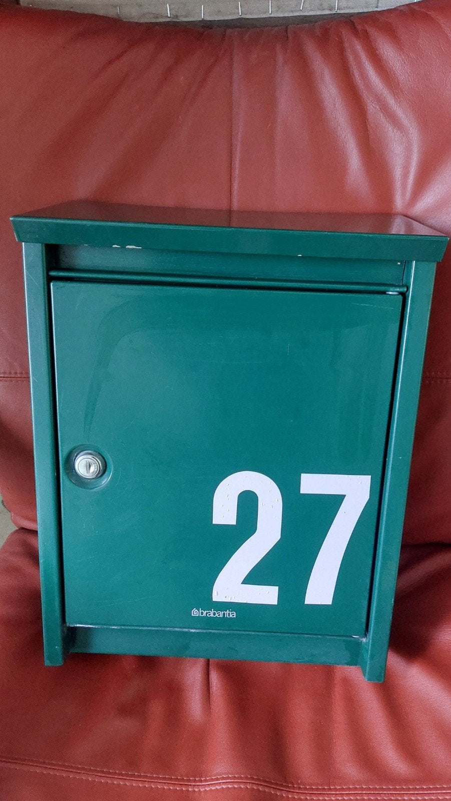 Brabantia brievenbus groen met cijfer 27, Ophalen, Gebruikt, Staal, Wandbrievenbus