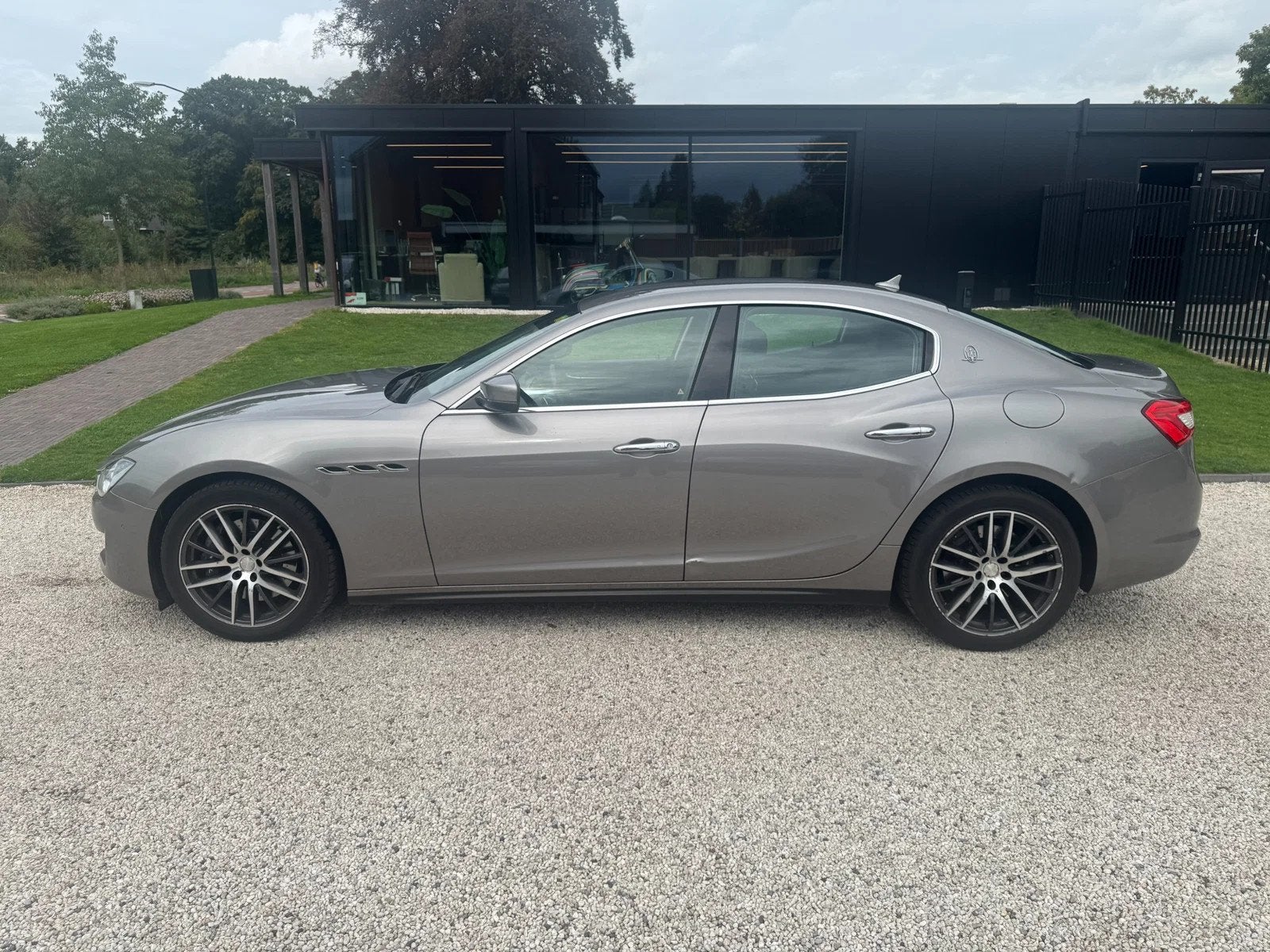 Maserati Ghibli DIESEL 3.0 V6 D VEILING-AUCTION (bj 2017), Auto's, Achterwielaandrijving, Gebruikt, Euro 6, Overige carrosserieën