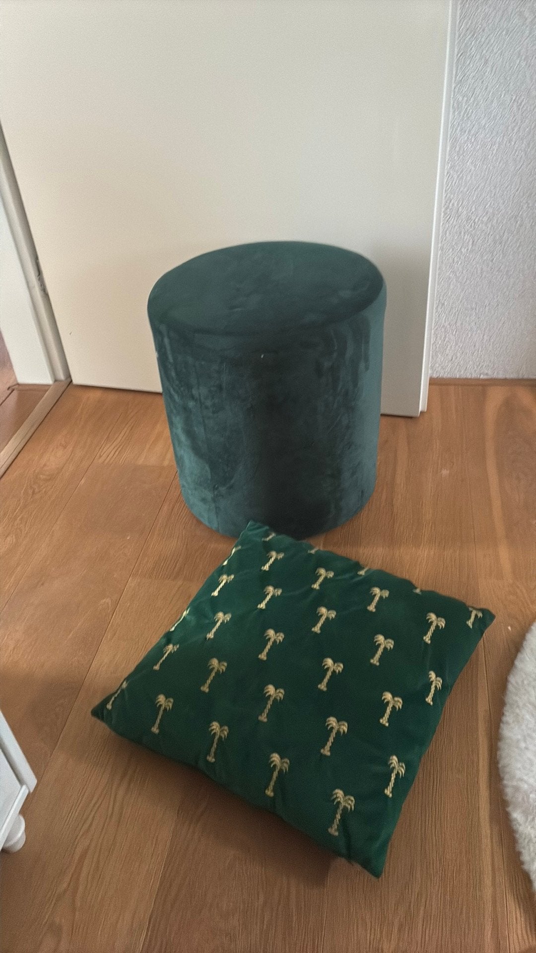 Poef met kussen leuke set, Ophalen of Verzenden, Zo goed als nieuw, Rond, Minder dan 50 cm