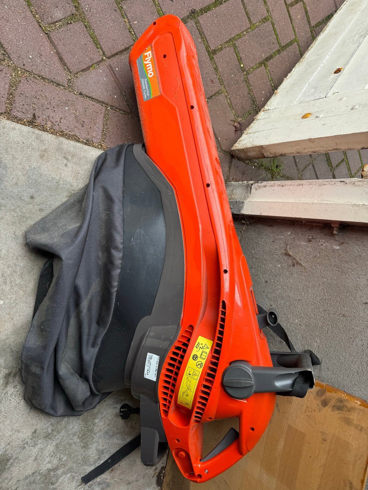Husqvarna Elektrische Bladblazer/Bladzuiger MEV2500, Ophalen, Gebruikt, Handgedragen, Met opvangzak