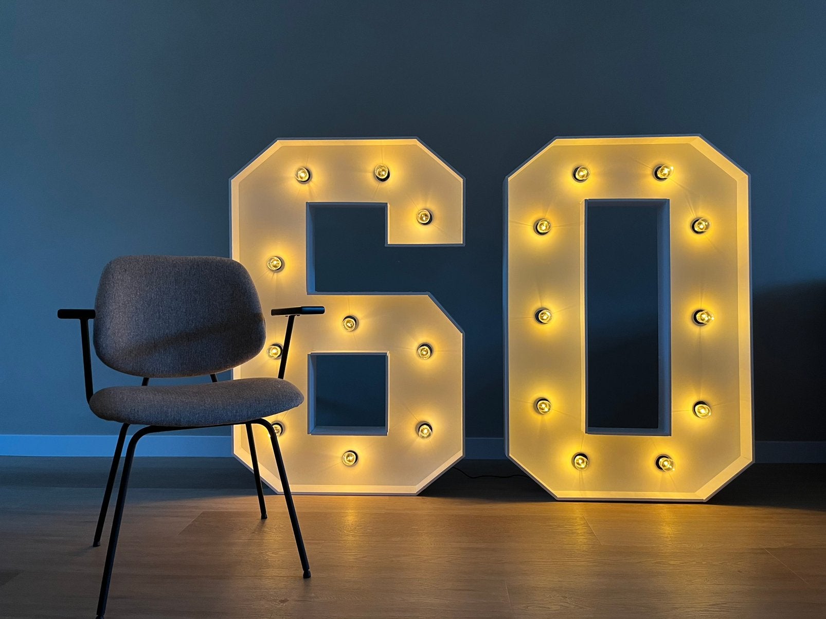TE HUUR: Met liefde gemaakte lichtcijfers numero 60, Ophalen, Nieuw