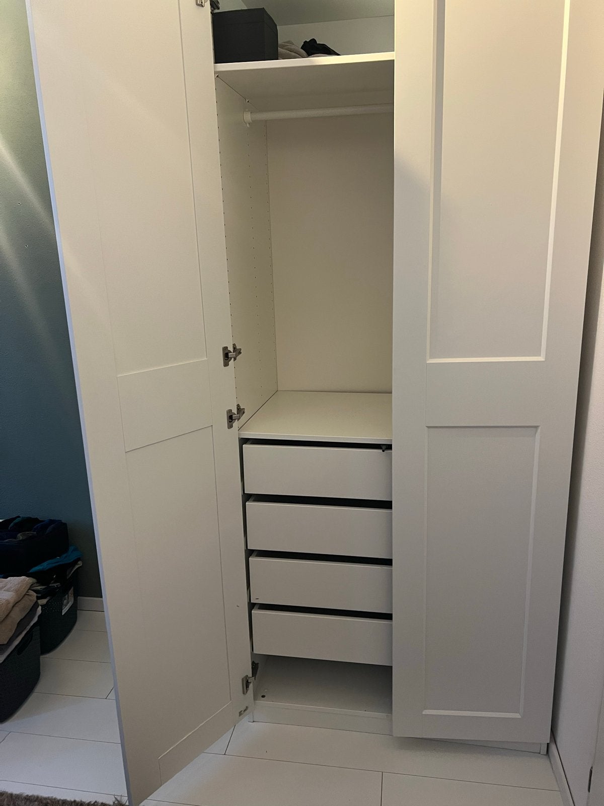 IKEA Kast met witte push-to-open deuren (100x236x60 cm), Huis en Inrichting, Ophalen, Gebruikt, 200 cm of meer, 50 tot 100 cm