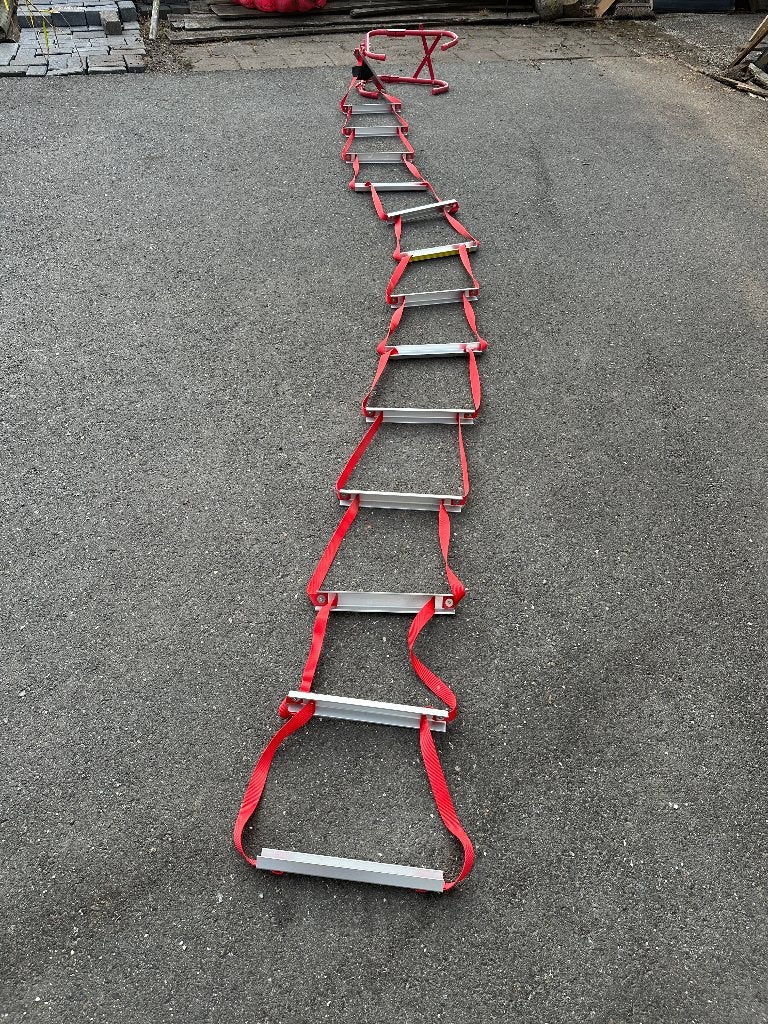Smartwares brandladder, Ophalen, Zo goed als nieuw, Ladder, Opvouwbaar of Inschuifbaar