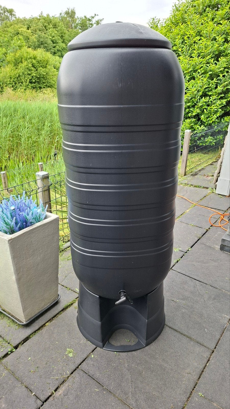 Nature regenton met kraan 250 liter inclusief voet. 1 jr oud, 150 liter of meer, Ophalen, Zo goed als nieuw